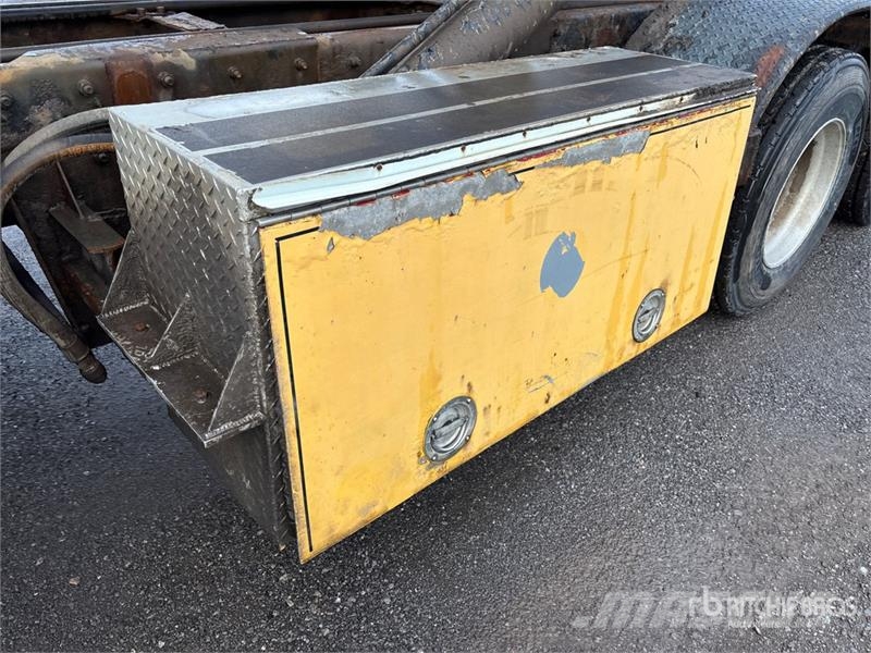 Mack CV713 Granite 6x4 Roll-Off Truck Skip loader