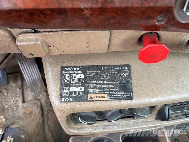 Mack CV713 Granite 6x4 Roll-Off Truck Skip loader