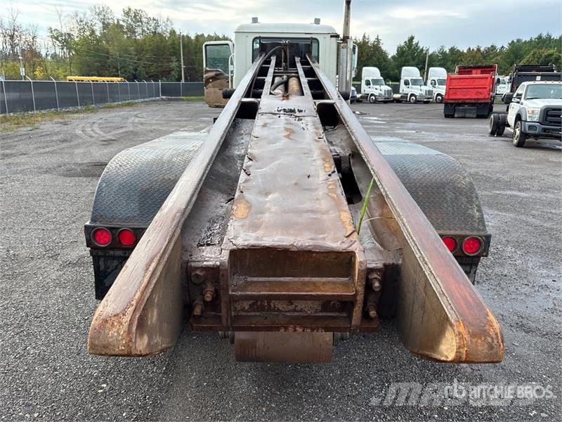 Mack CV713 Granite 6x4 Roll-Off Truck Skip loader