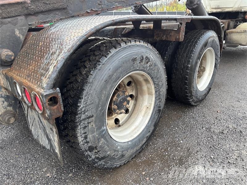Mack CV713 Granite 6x4 Roll-Off Truck Skip loader