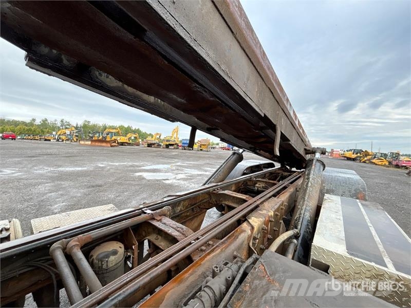 Mack CV713 Granite 6x4 Roll-Off Truck Skip loader