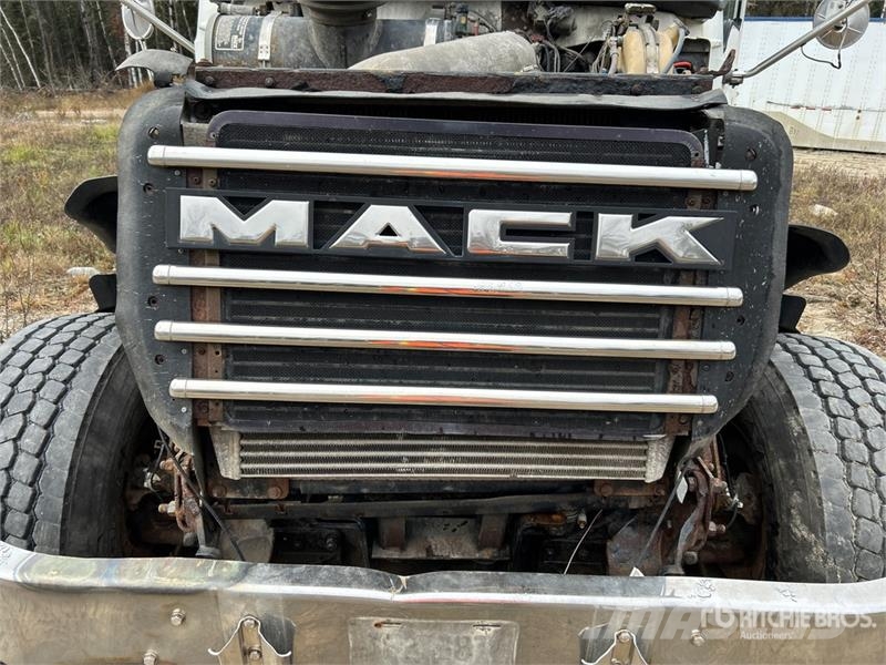 Mack CV713 Truck Mounted Self Loader Log Loader Knuckleboom læssere