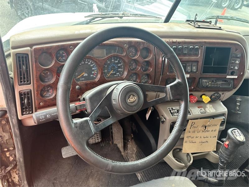 Mack CX613 Autobasculanta