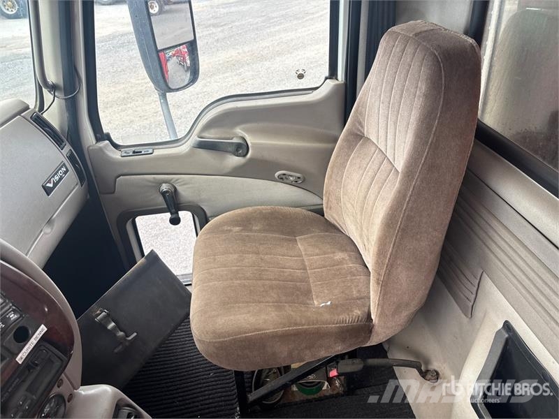 Mack CX613 Autobasculanta