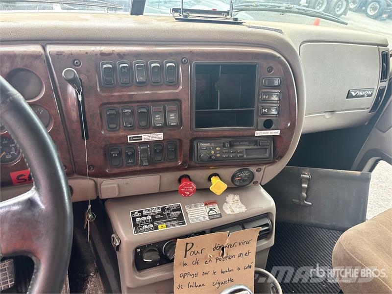 Mack CX613 Autobasculanta