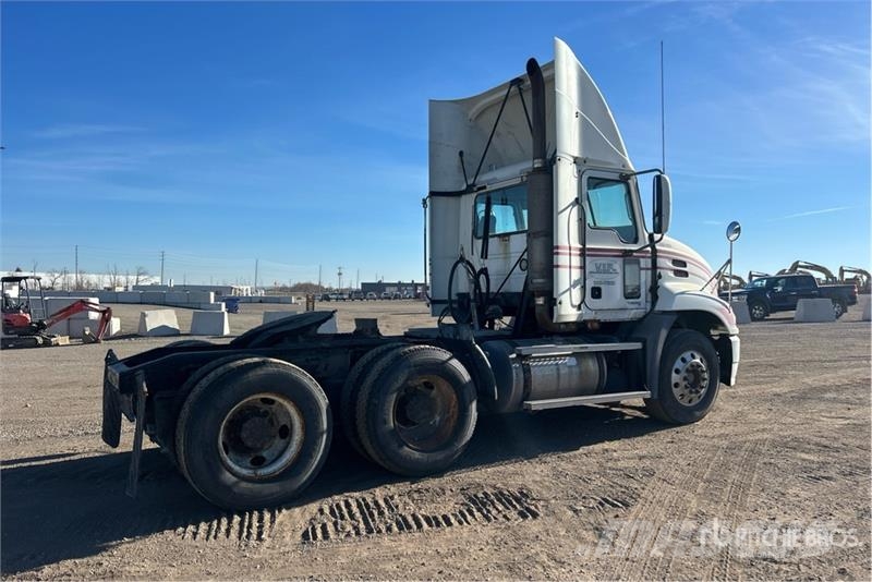 Mack CXN613 Tracteur routier