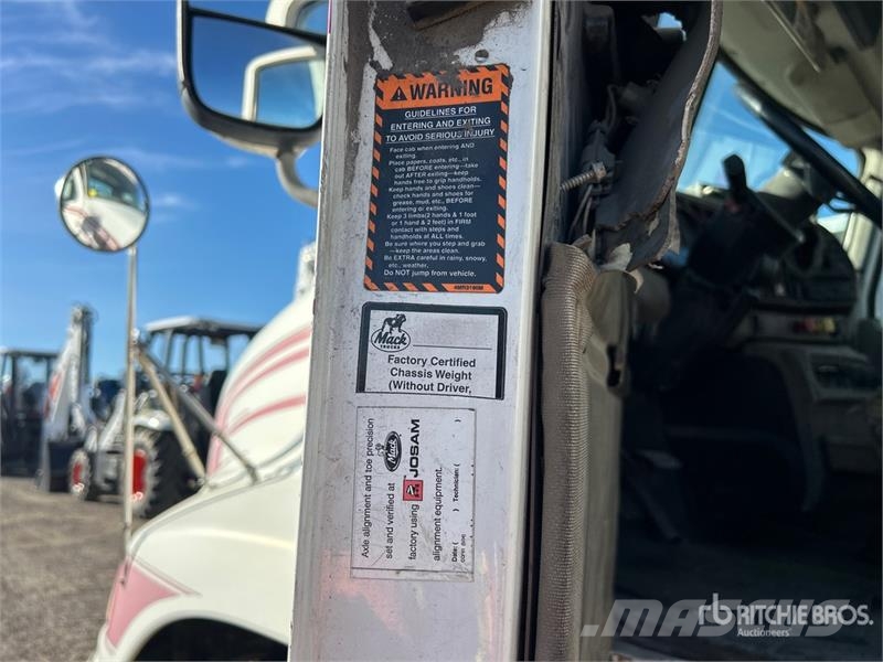 Mack CXN613 Tracteur routier