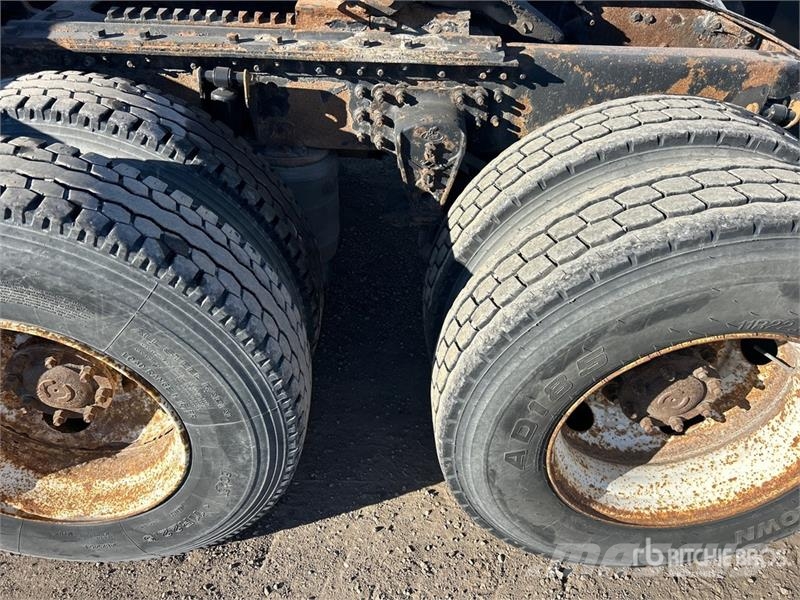 Mack CXN613 Tracteur routier