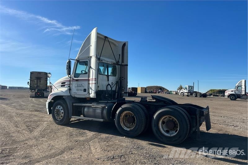 Mack CXN613 Tracteur routier