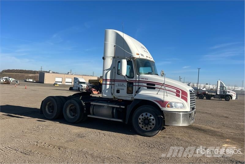 Mack CXN613 Tracteur routier