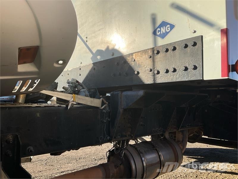 Mack CXU600 牵引车