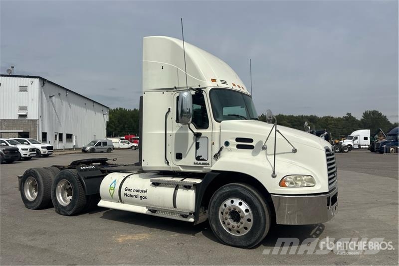 Mack CXU600 Autotractoare