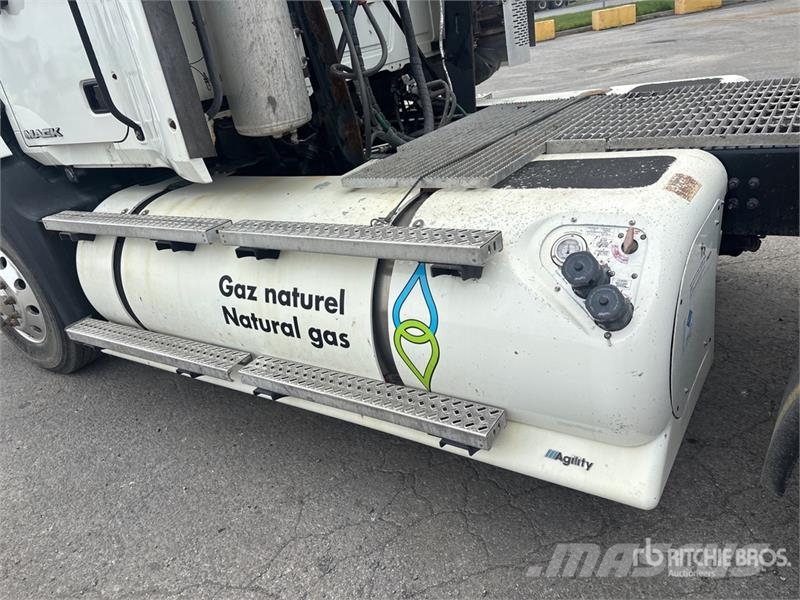 Mack CXU600 Autotractoare