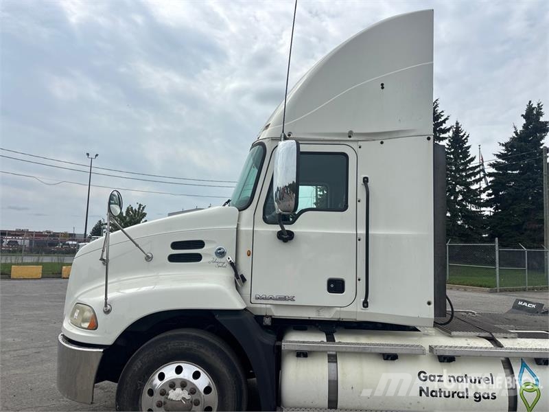 Mack CXU600 Autotractoare