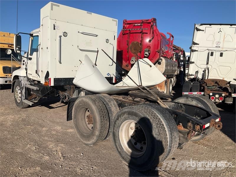 Mack CXU600 牵引车