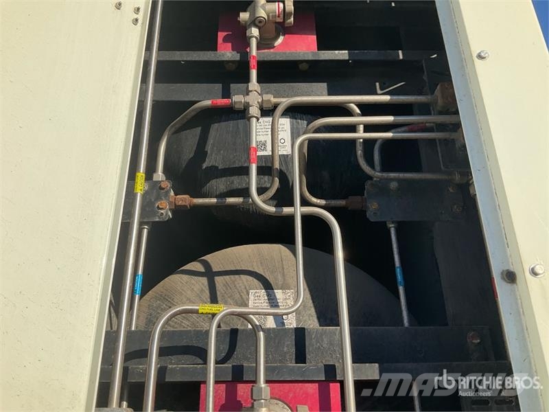 Mack CXU600 牵引车