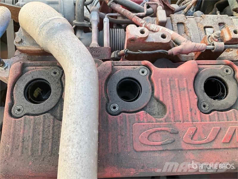 Mack CXU600 牵引车