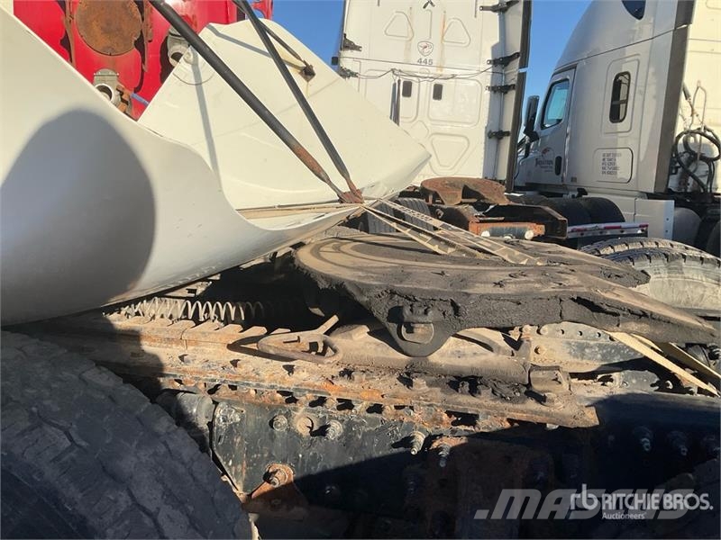 Mack CXU600 牵引车