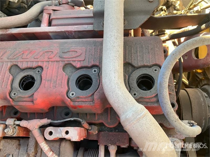 Mack CXU600 牵引车