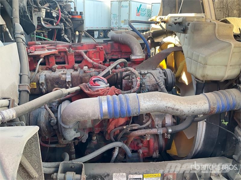 Mack CXU600 牵引车