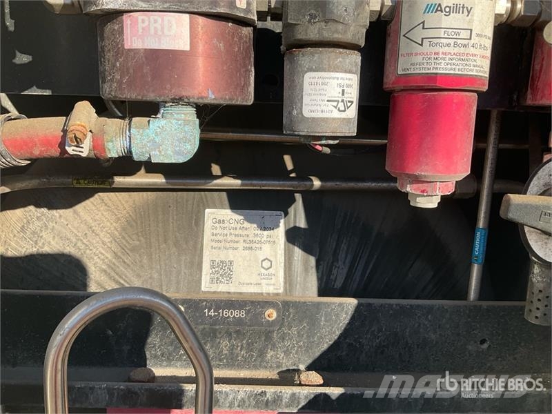 Mack CXU600 牵引车