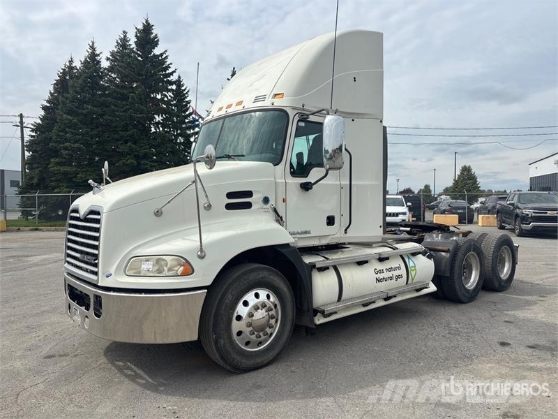 Mack CXU600 Autotractoare