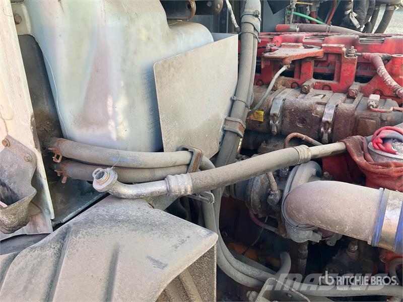 Mack CXU600 牵引车