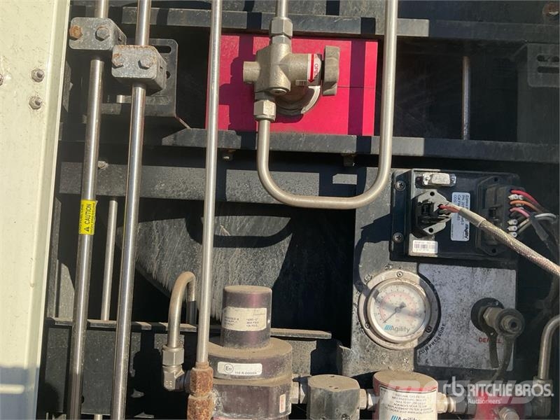 Mack CXU600 牵引车