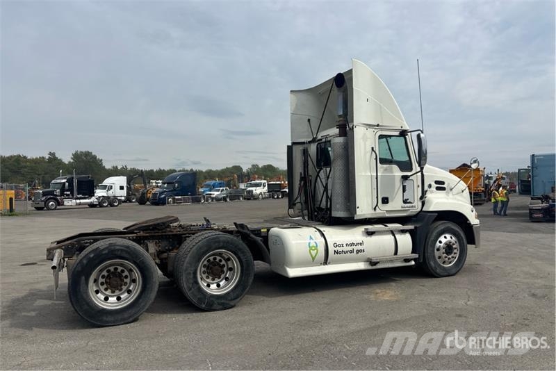 Mack CXU600 Autotractoare