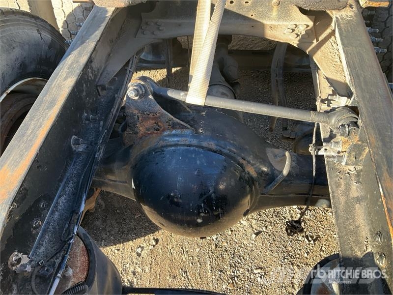 Mack CXU600 牵引车