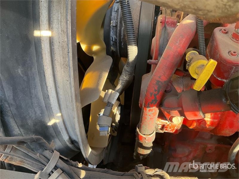 Mack CXU600 牵引车