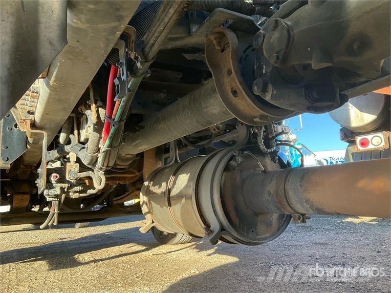 Mack CXU600 牵引车