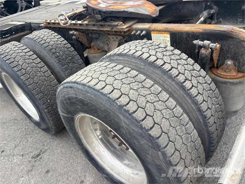 Mack CXU600 Autotractoare