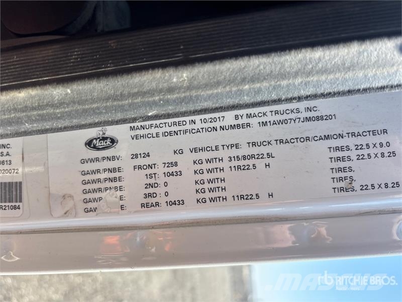 Mack CXU613 Truck Tractor Units