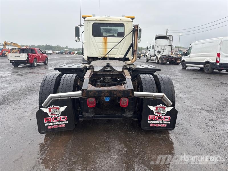 Mack CXU613 Truck Tractor Units