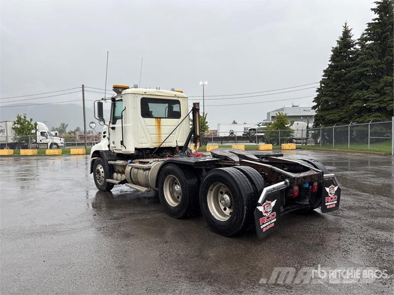 Mack CXU613 Truck Tractor Units