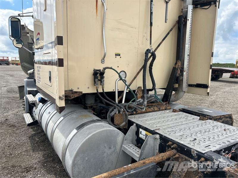 Mack CXU613 Autotractoare