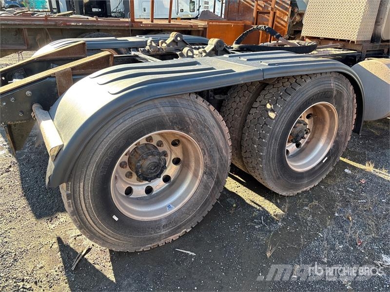 Mack CXU613 Tegljači