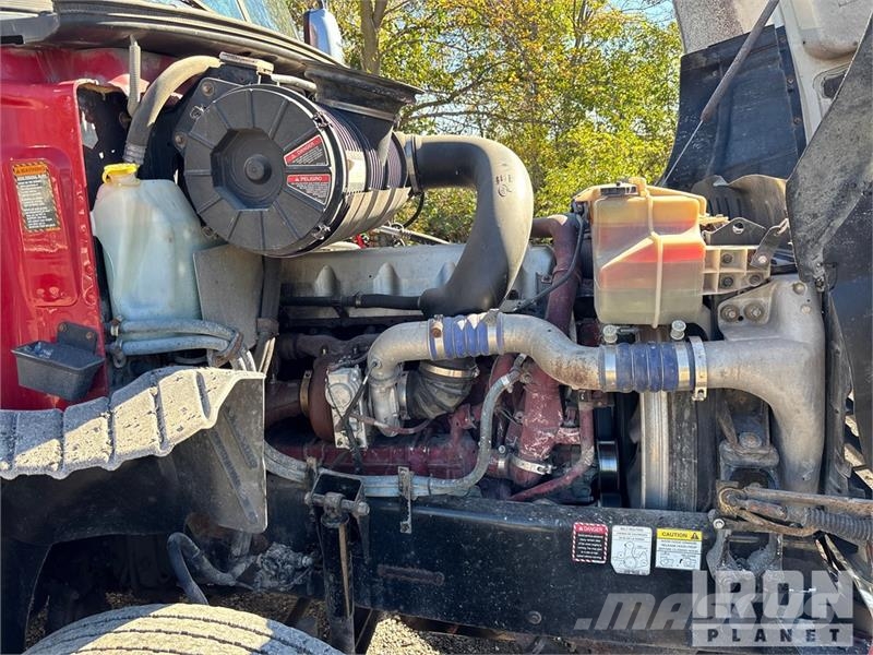 Mack CXU613 Тягачі