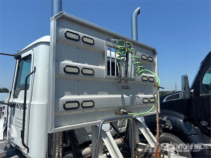 Mack CXU613 Truck Tractor Units