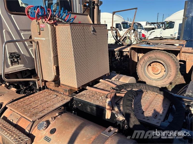 Mack CXU613 Tegljači