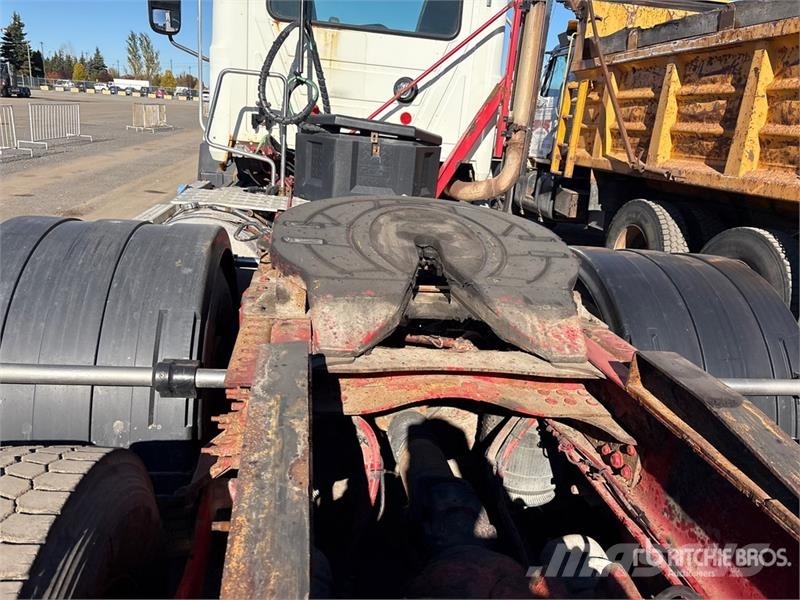 Mack CXU613 Tracteur routier