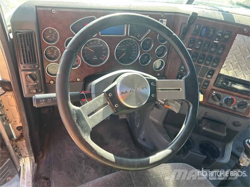 Mack CXU613 Tracteur routier