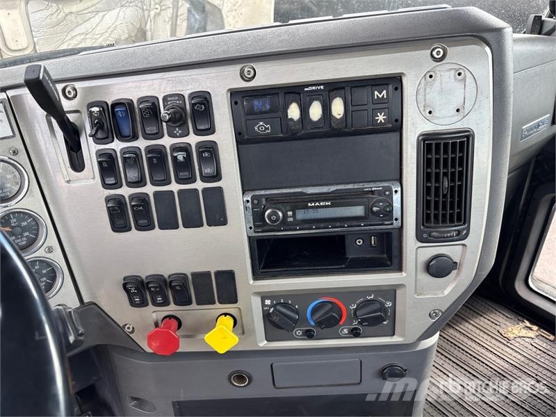 Mack CXU613 Trekkvogner