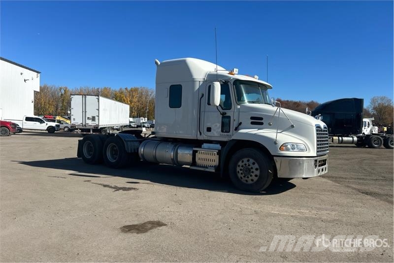 Mack CXU613 Tracteur routier