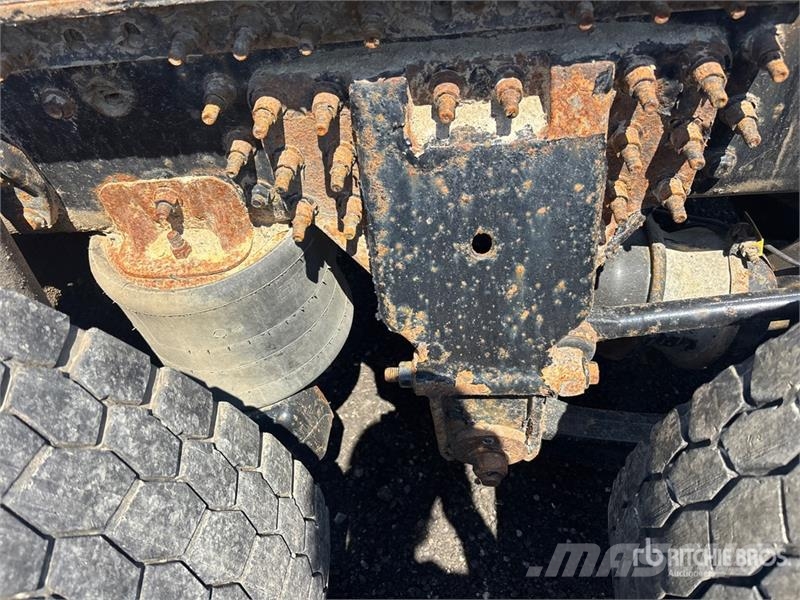 Mack CXU613 Truck Tractor Units