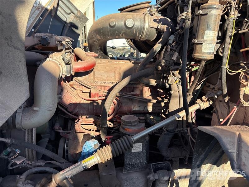 Mack CXU613 Tegljači