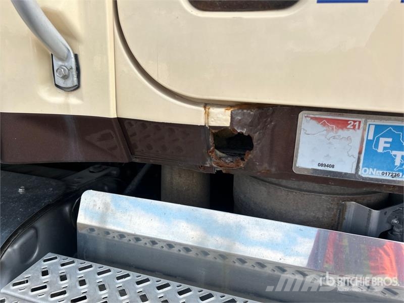Mack CXU613 Autotractoare