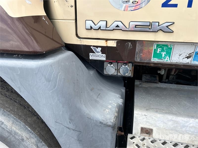 Mack CXU613 Autotractoare