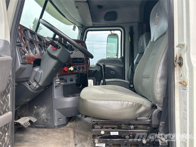 Mack CXU613 Tractor Units